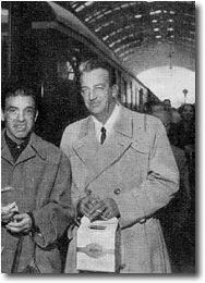 1957: Harry James e Muddy Rich al loro arrivo alla Stazione Centrale di Milano 