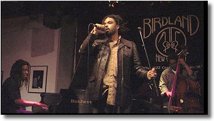 Robert Glasper Trio con Bilal / Birdland, NY, 2004